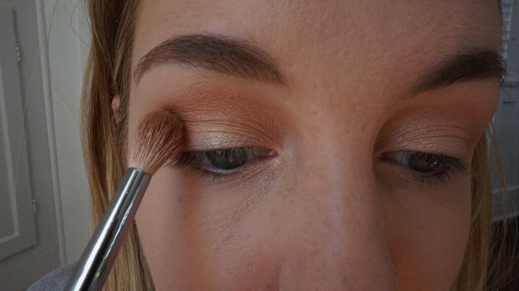 eyeshadow crease shade