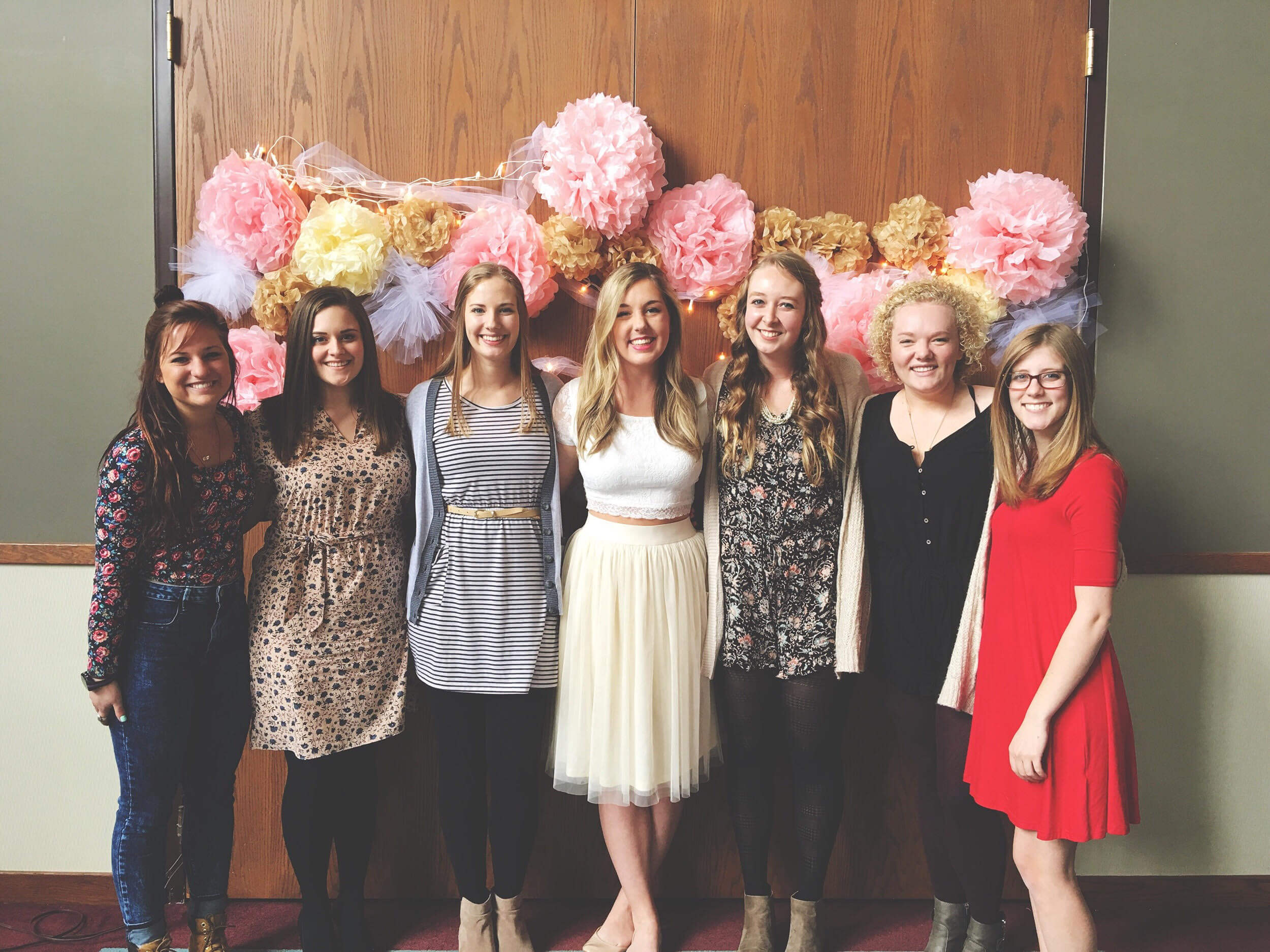 group of girls at bridal shower